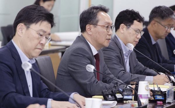20일 박민수 차관 주재로 열린 건정심 회의 모습.